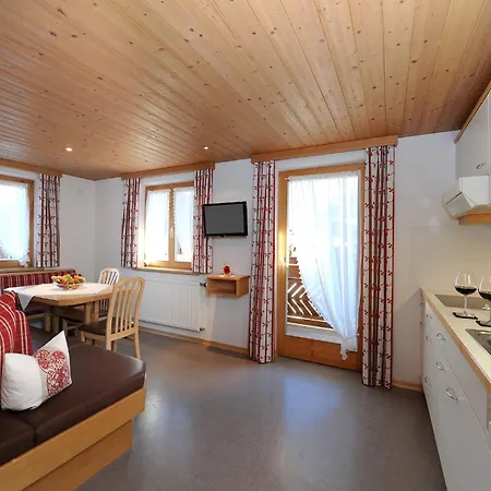 Comfortable In With Swimming Pool Apartamento Damüls